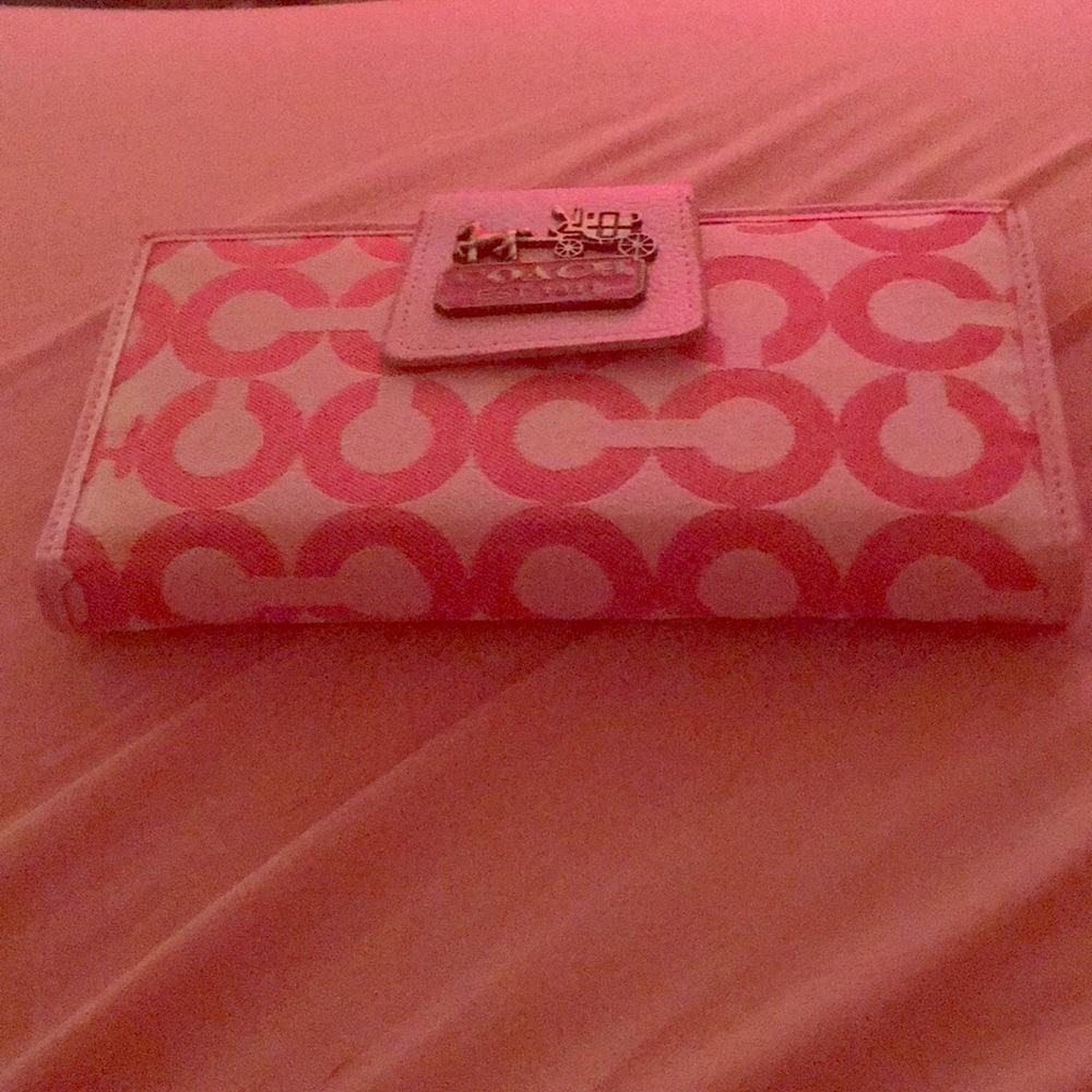 Baby Pink Coach Wallet💖 with checkbook holder